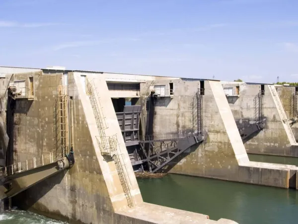 ductal_caderousse_dam_1_1.jpg