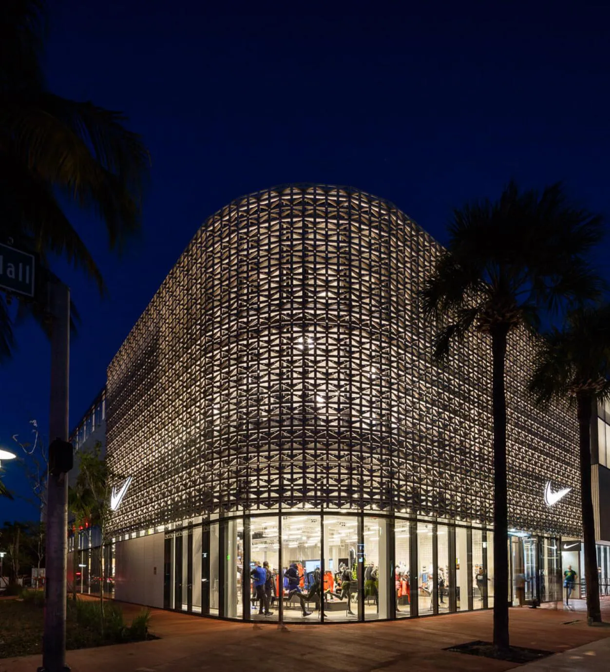 michaelwells_nike_miami_exterior_04-2x.jpg